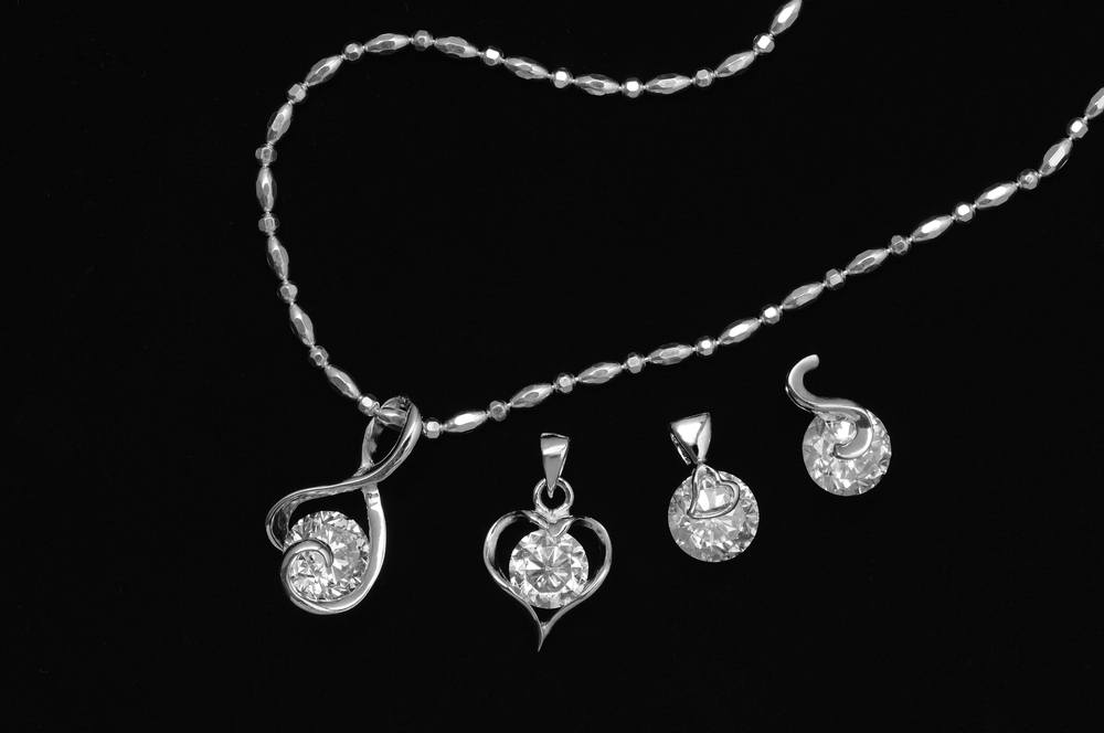 14k White Gold Classic Style Solitaire Pendant 1.04 carat G-SI1 Princess  Cut Diamond from Diamond Traces