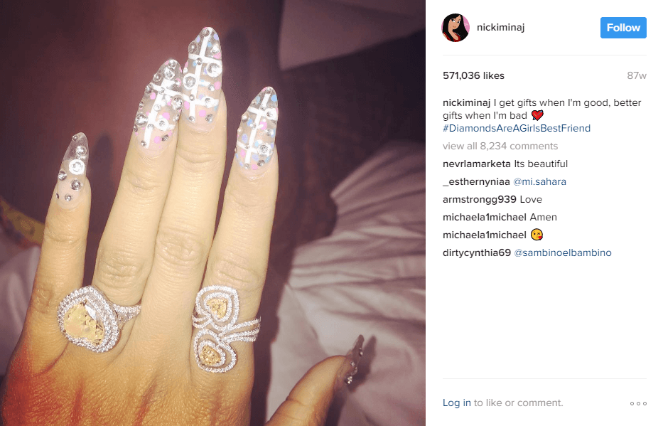 Nicki Minaj’s showed off her heart-cut diamonds